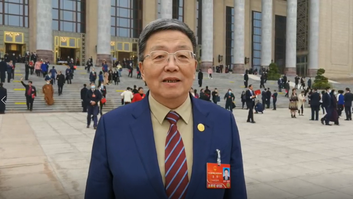 ���ޣ�����ʩչ��ҽҩ�������ã�Фΰ��������鱻д�����������鱨�桷